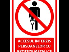 Semn pentru accesul interzis persoanelor cu proteze metalice